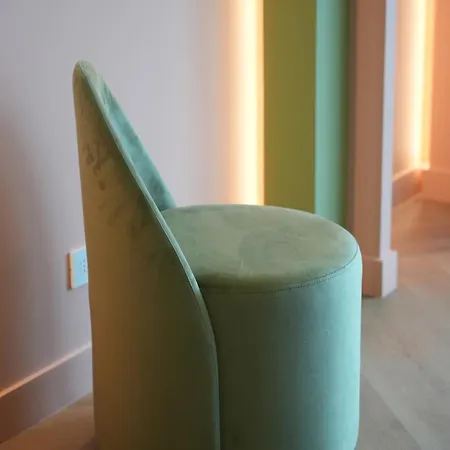 White Titanic Pink Sea View Parking Apartment Navodari