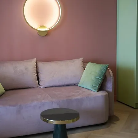 White Titanic Pink Sea View Parking Apartment